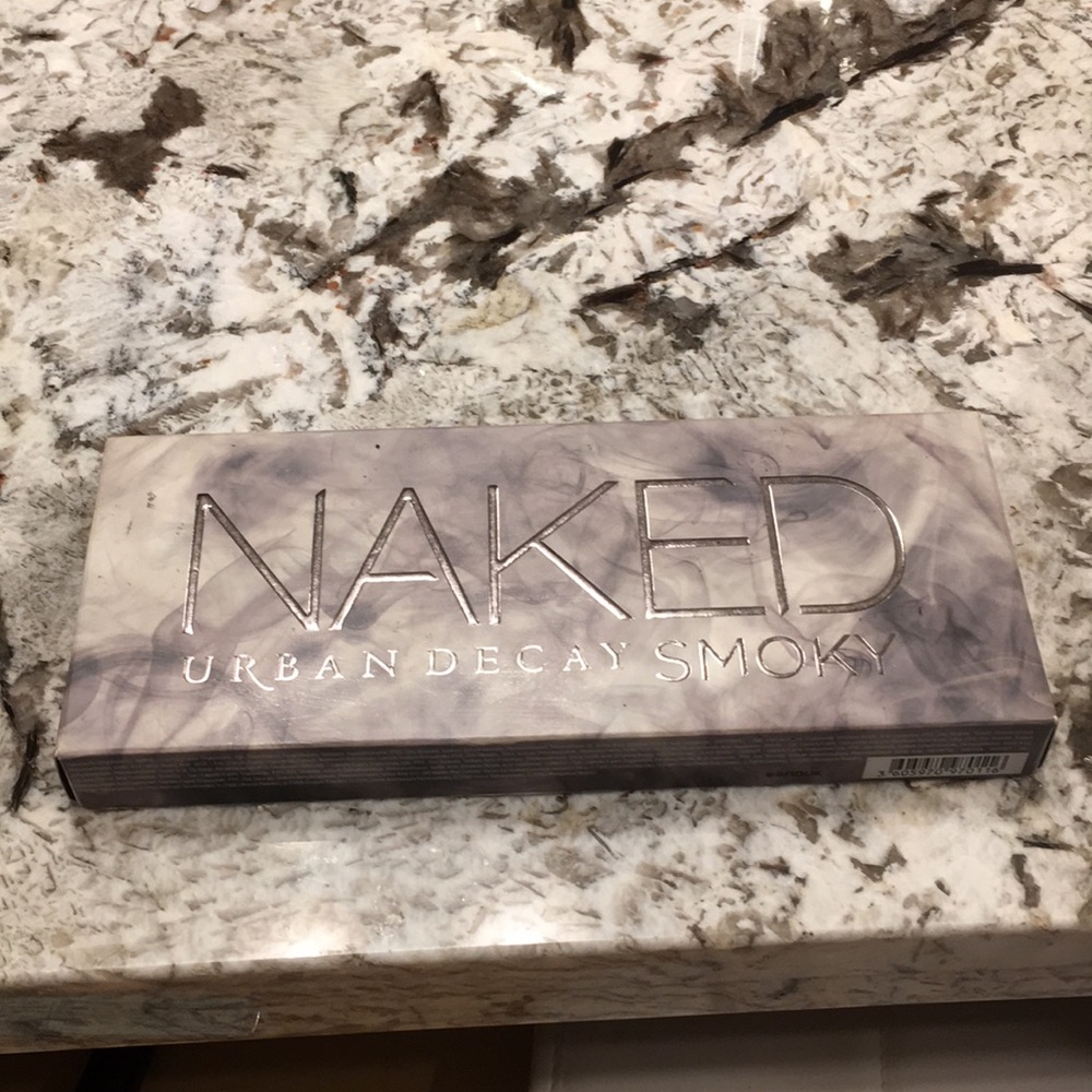 Urban Decay Smoky palette